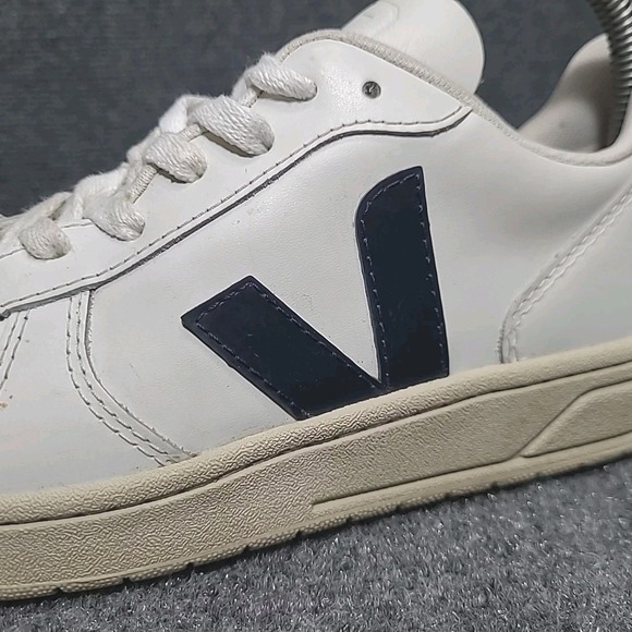 VEJA V-10 Sneakers Womens Size 7 White Red Blue Leather White Nautico Pekin - Picture 13 of 16